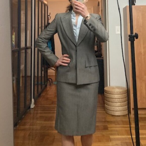 Vintage Oscar de la Renta Wool Suit - Picture 2 of 5